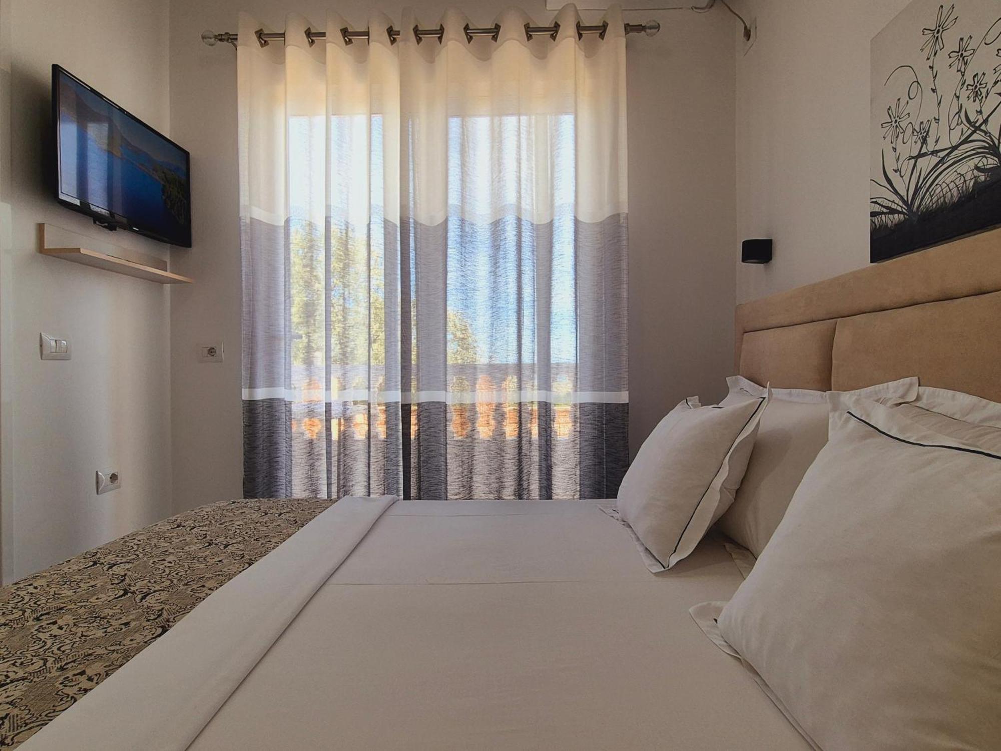 Villa JOSANA Sarandë Esterno foto